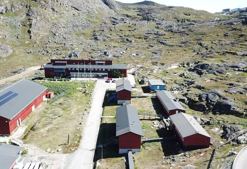 هتل Sulisartut Højskoliat