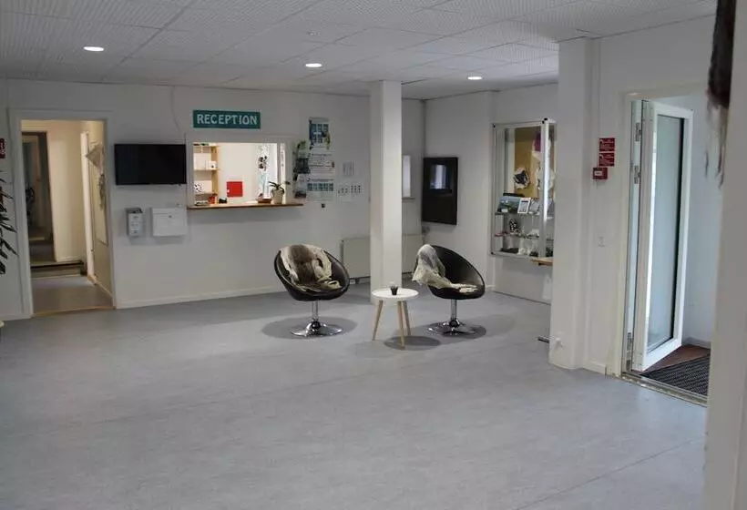 هتل Sulisartut Højskoliat