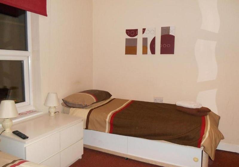 Main Top Hotel By Oyo Rooms