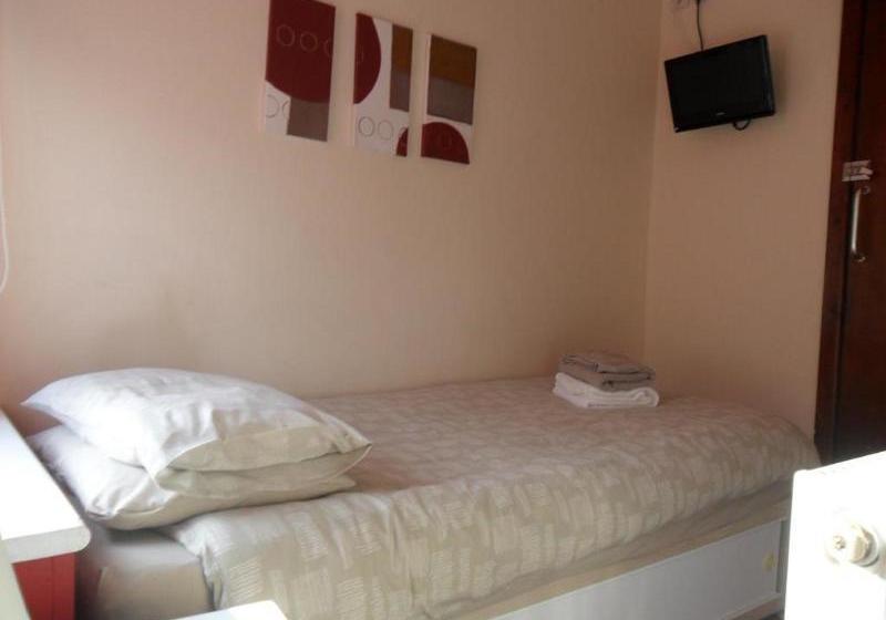 Main Top Hotel By Oyo Rooms