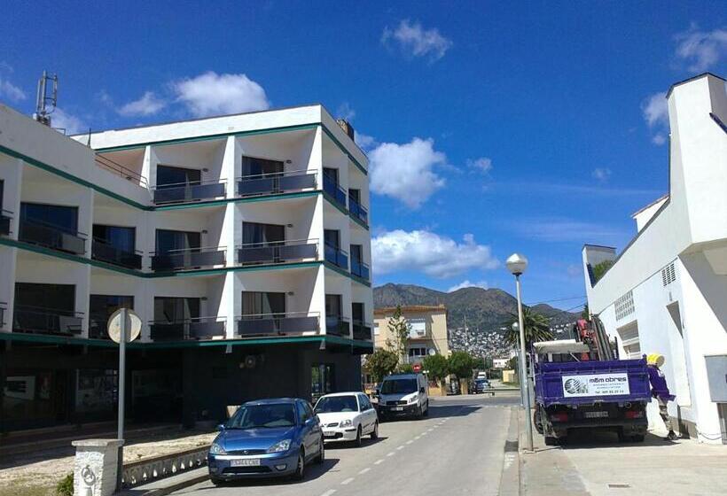 Aparthotel Els Molins