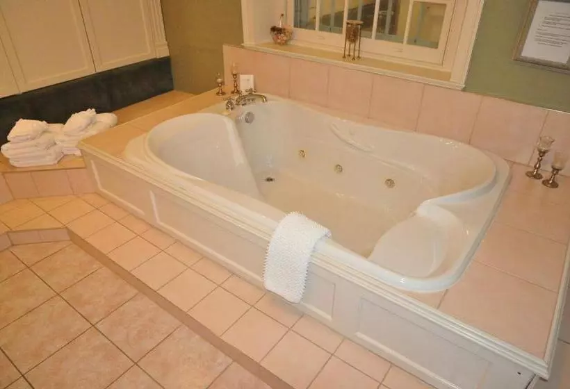 Brockamour Manor Bed And Breakfast