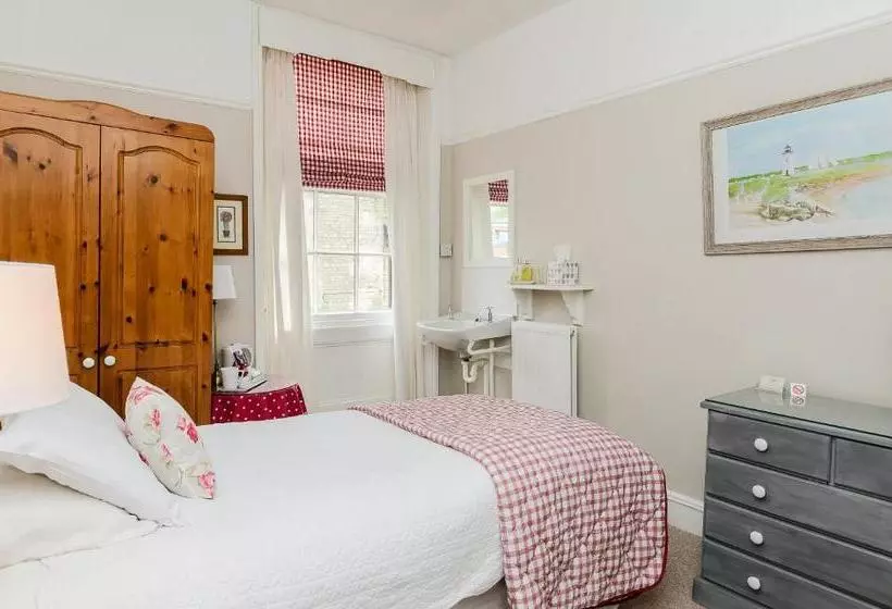 בית מלון כפרי The Garden   B&b