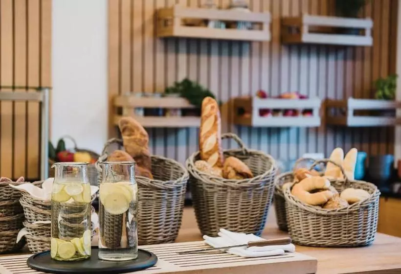 בית מלון כפרי Adler