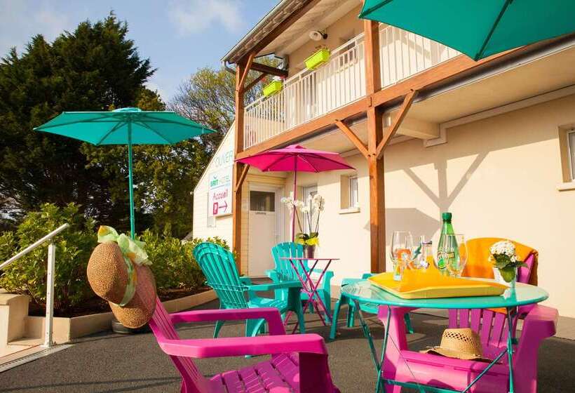 Brit Hotel    Aux Hortensias    Lannion Perros Guirec