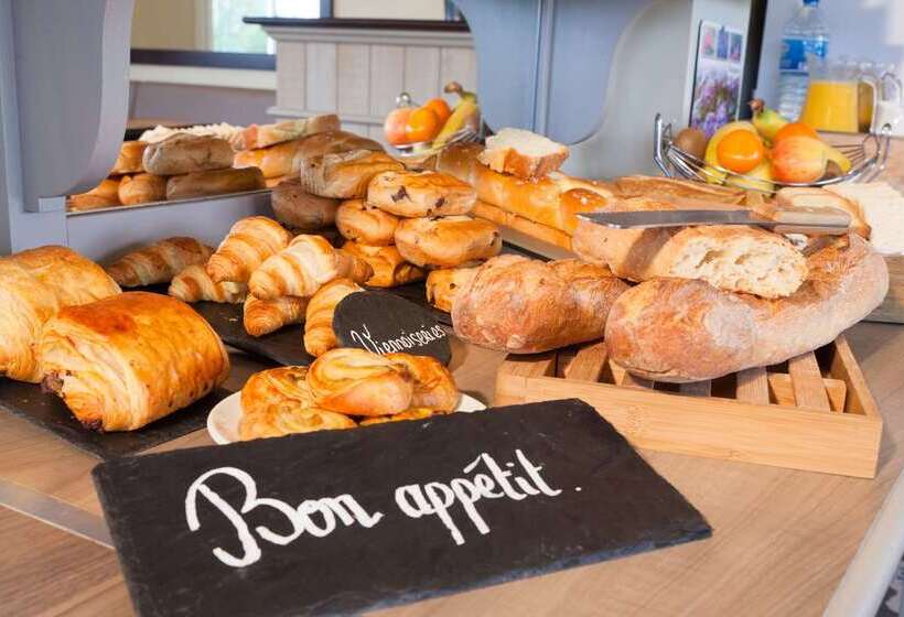 Brit Hotel    Aux Hortensias    Lannion Perros Guirec