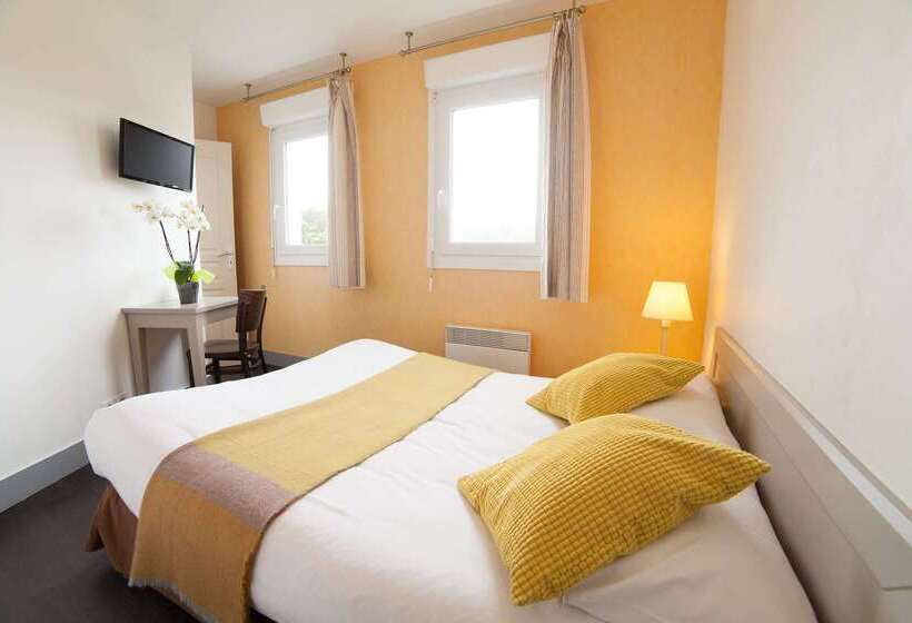 Brit Hotel    Aux Hortensias    Lannion Perros Guirec