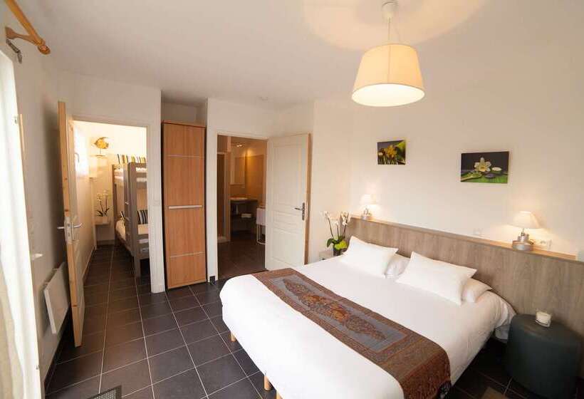 Brit Hotel    Aux Hortensias    Lannion Perros Guirec