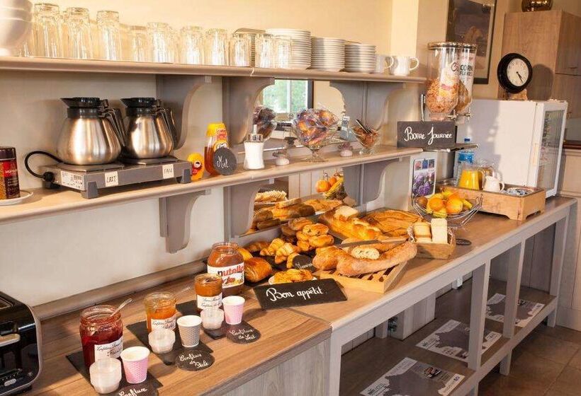 Brit Hotel    Aux Hortensias    Lannion Perros Guirec