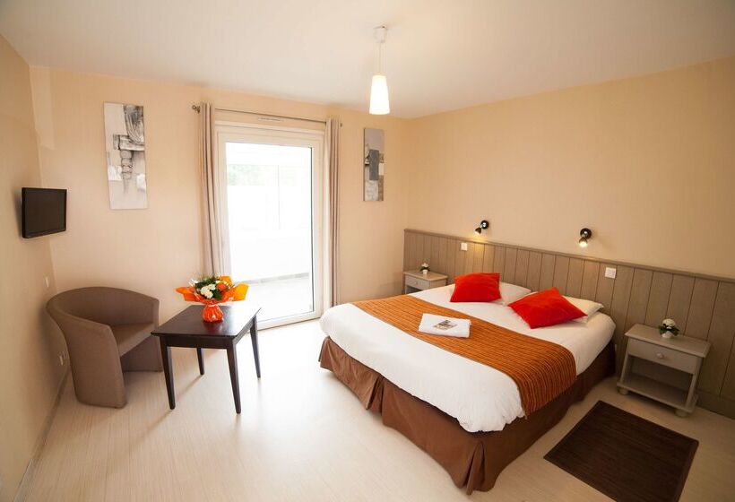 Brit Hotel    Aux Hortensias    Lannion Perros Guirec