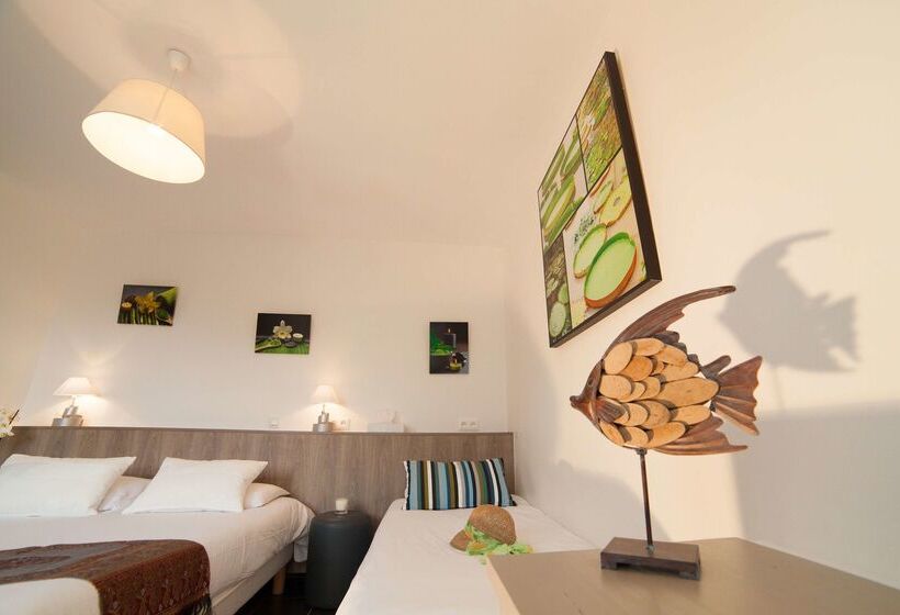 Brit Hotel    Aux Hortensias    Lannion Perros Guirec