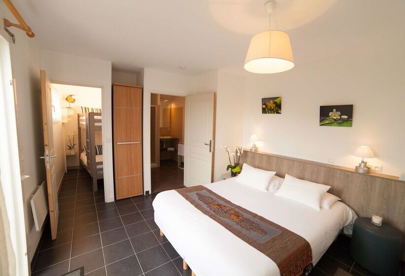 Brit Hotel    Aux Hortensias    Lannion Perros Guirec