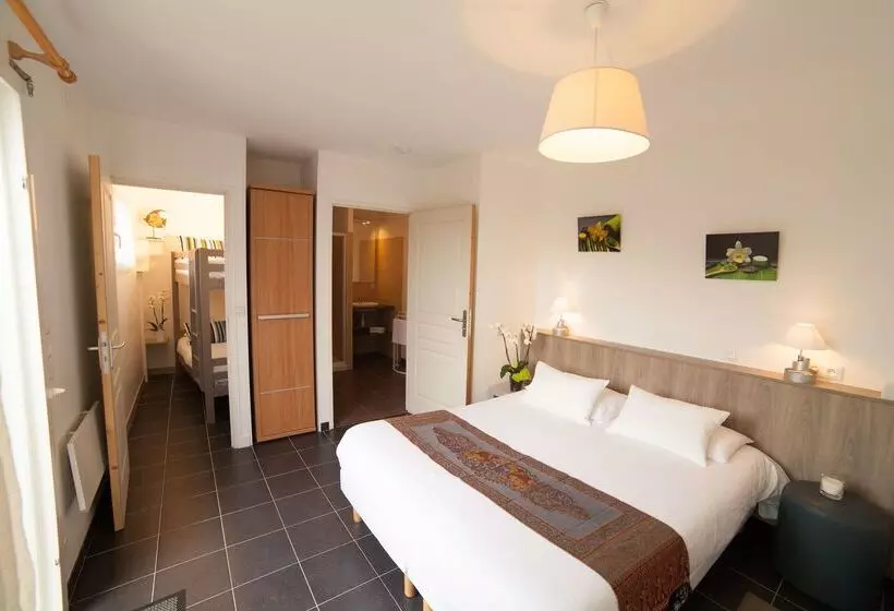 Brit Hotel    Aux Hortensias    Lannion Perros Guirec