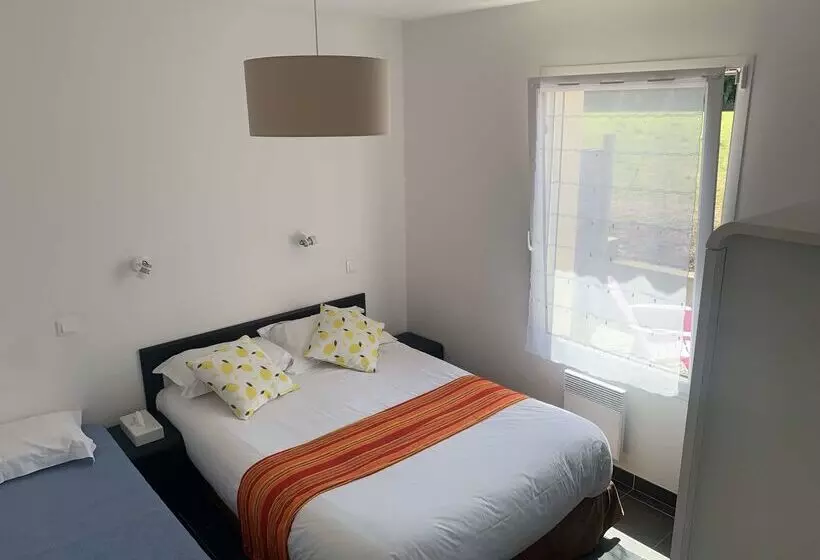 Brit Hotel    Aux Hortensias    Lannion Perros Guirec