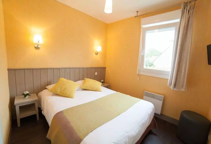 Brit Hotel    Aux Hortensias    Lannion Perros Guirec