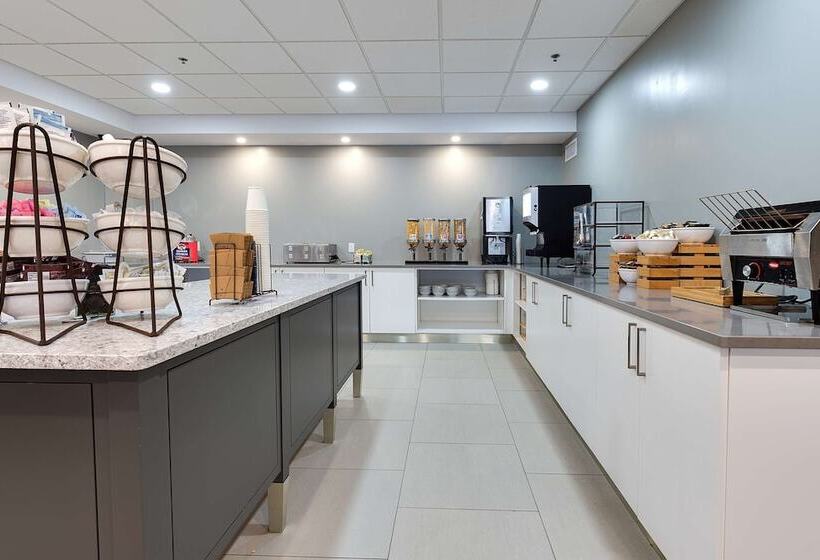 هتل Country Inn & Suites By Radisson, Niagara Falls, On