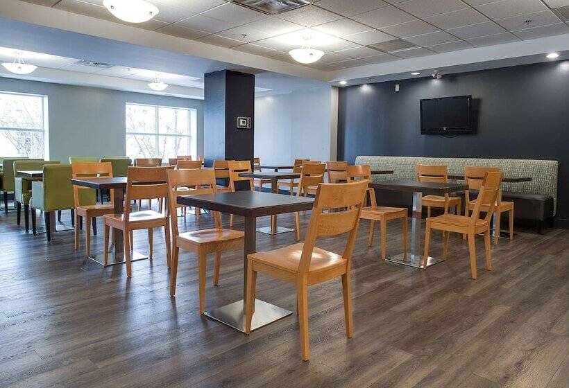 هتل Country Inn & Suites By Radisson, Niagara Falls, On