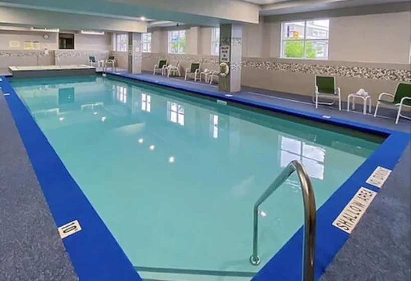 هتل Country Inn & Suites By Radisson, Niagara Falls, On