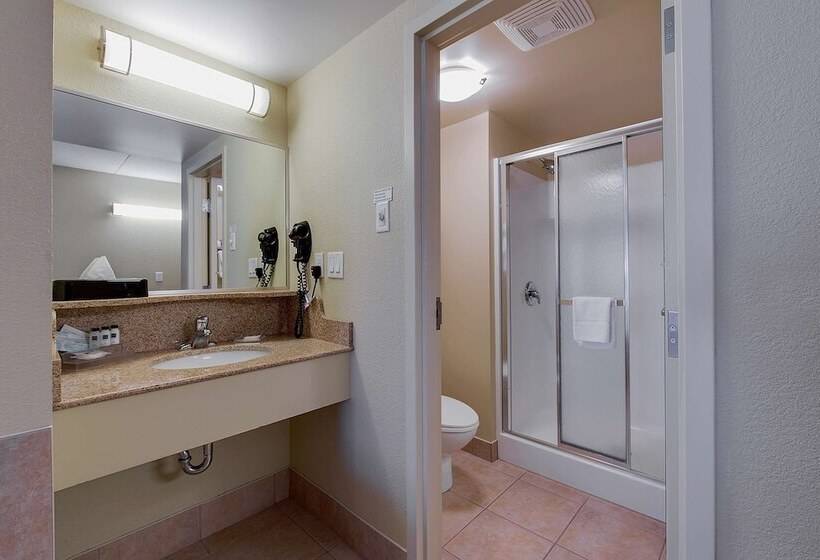 هتل Country Inn & Suites By Radisson, Niagara Falls, On