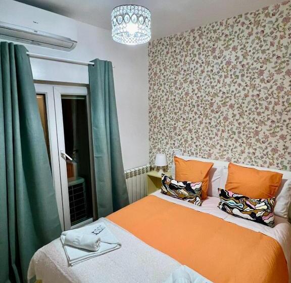 هتل Hostal Flat55madrid