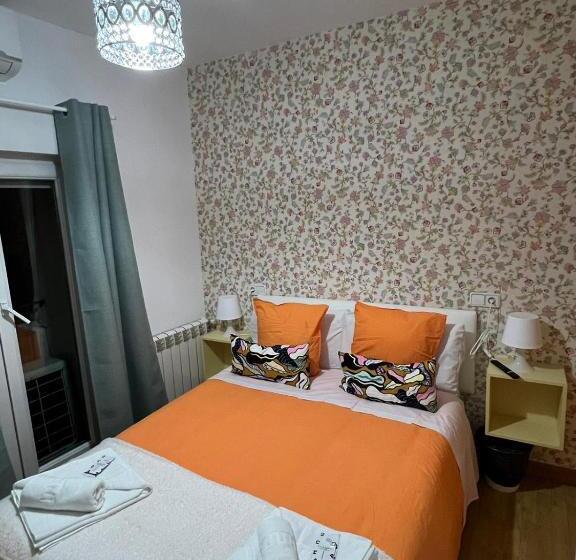 هتل Hostal Flat55madrid