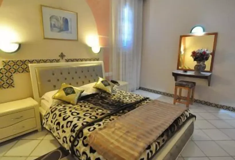 Hotel Hôtel Les Palmes D Or