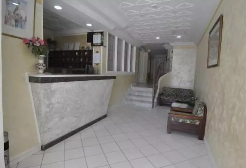 Hotel Hôtel Les Palmes D Or