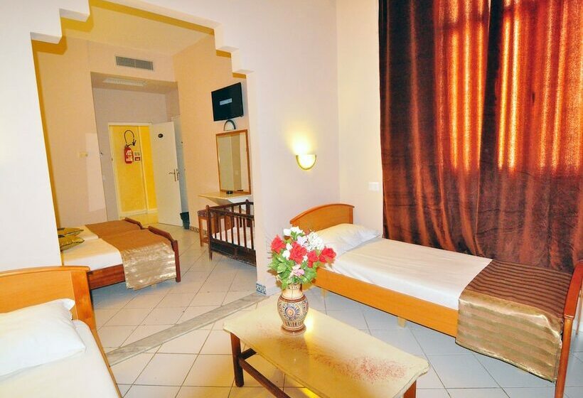 Hotel Hôtel Les Palmes D Or