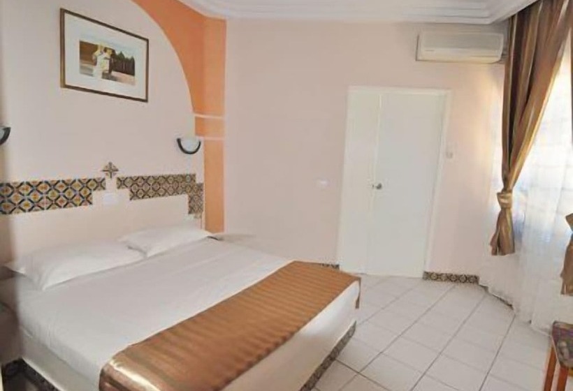 Hotel Hôtel Les Palmes D Or