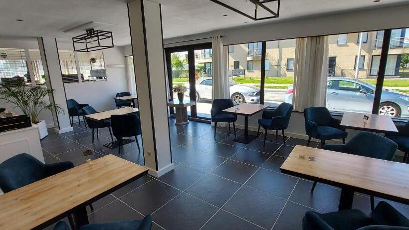 ホテル La Cascada