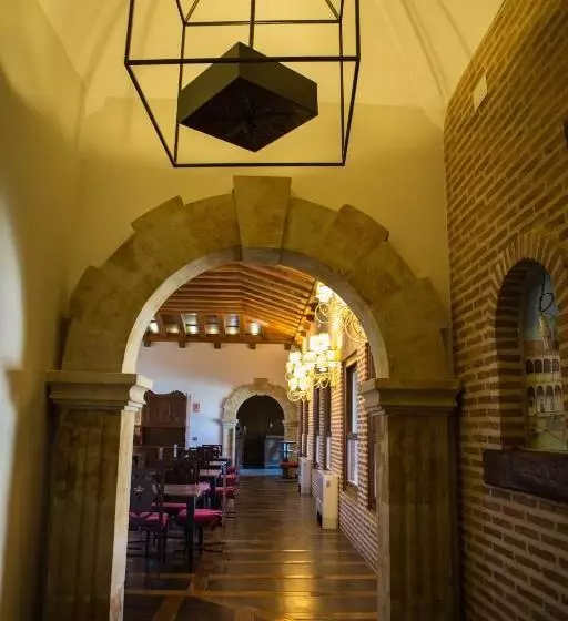 ホテル Posada Isabel De Castilla
