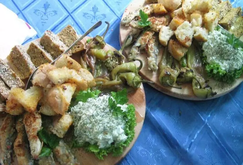 هتل Risto's Guest House