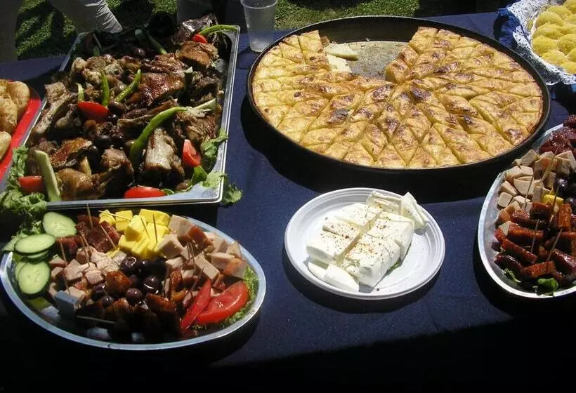 هتل Risto's Guest House