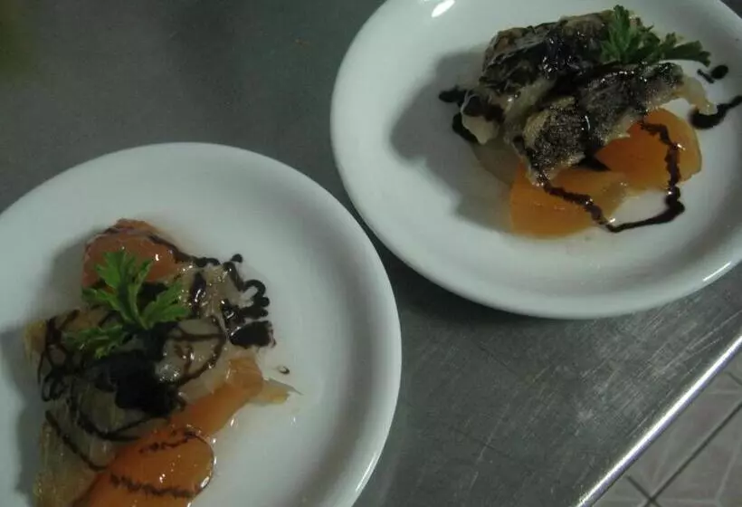 هتل Risto's Guest House