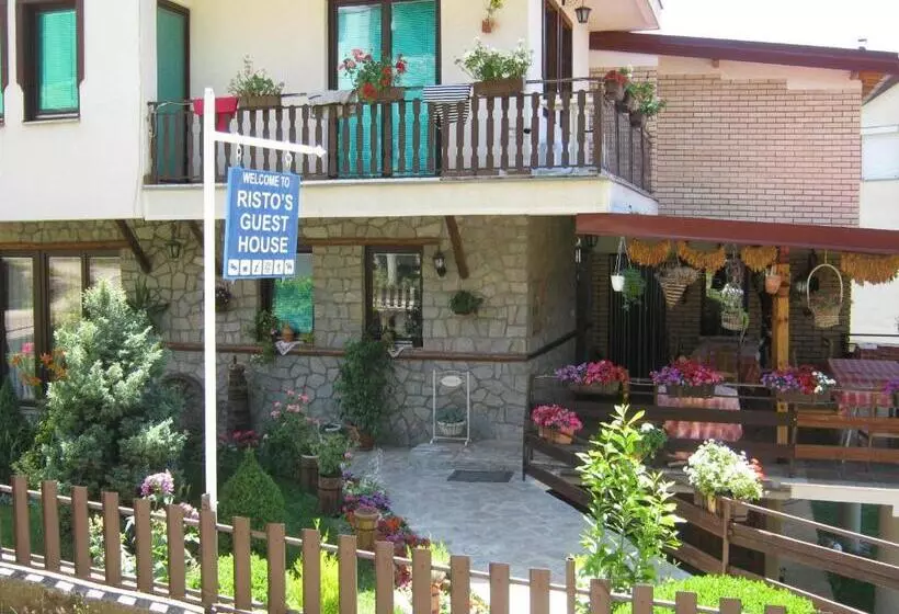 هتل Risto's Guest House