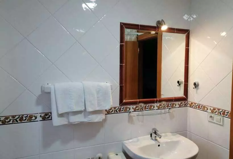 هتل روستایی Pugide