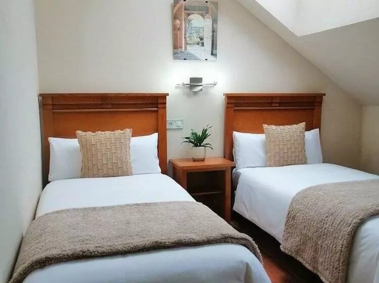 هتل روستایی Pugide