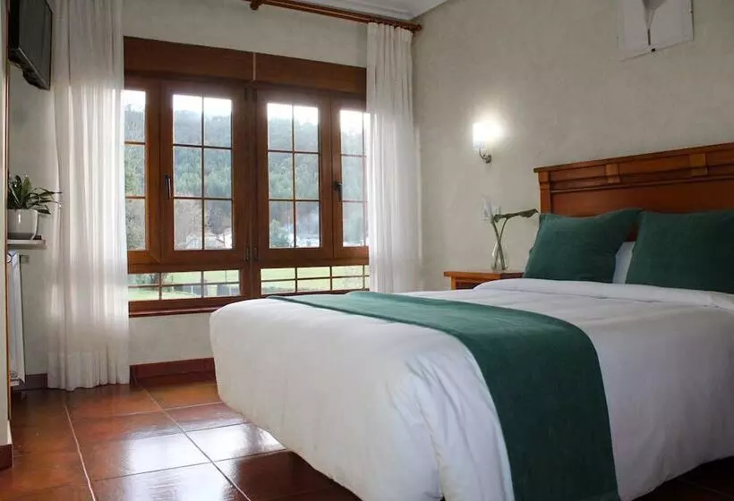 هتل روستایی Pugide