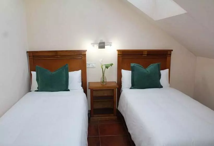 هتل روستایی Pugide