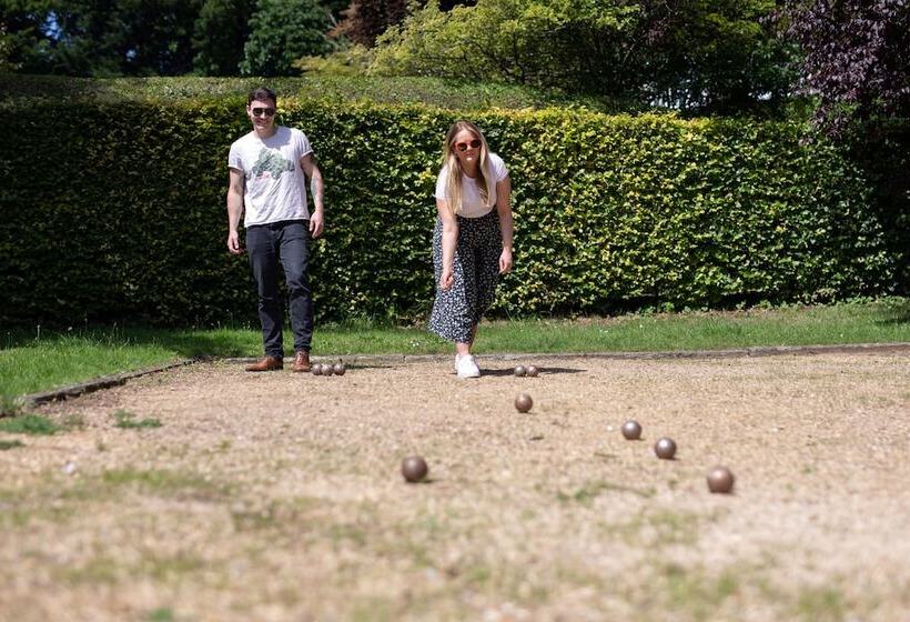 Отель The Lamb Inn