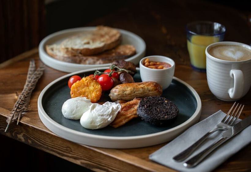 Отель The Lamb Inn