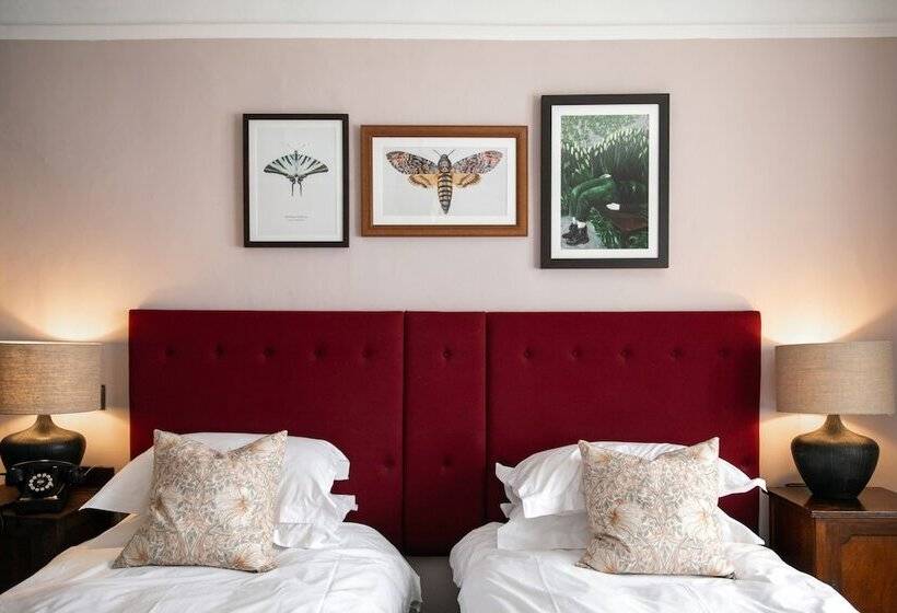 Отель The Lamb Inn