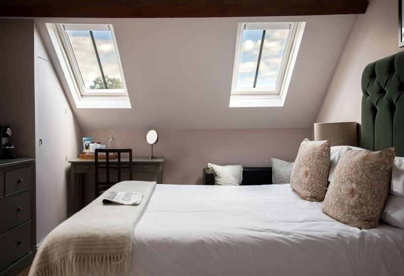 Отель The Lamb Inn