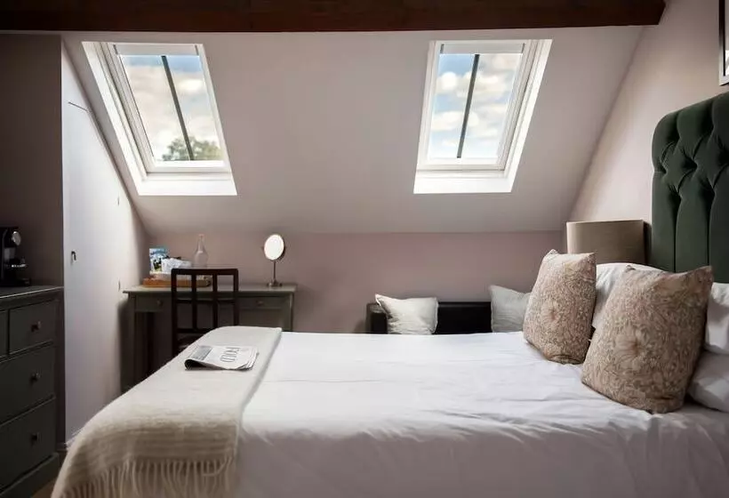 فندق The Lamb Inn