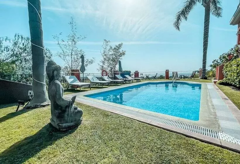 酒店 The Marbella Heights Boutique