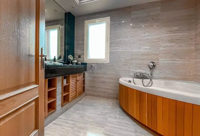 酒店 The Marbella Heights Boutique