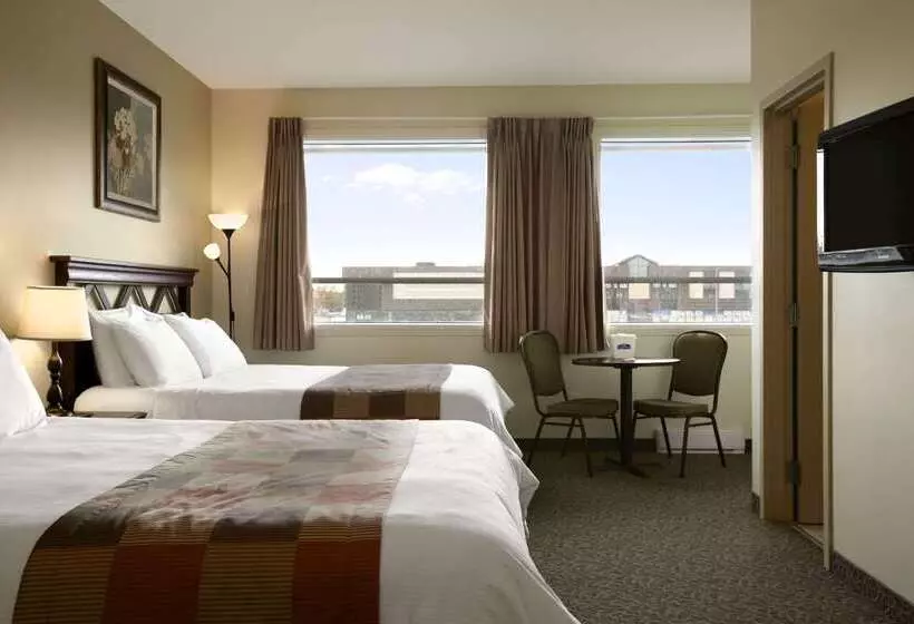 Мотель Days Inn By Wyndham Montreal East