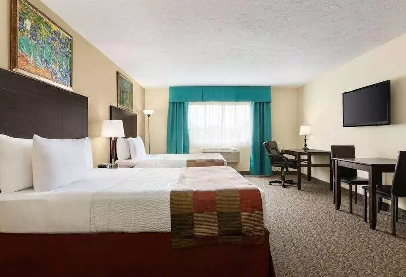 Мотель Days Inn By Wyndham Montreal East