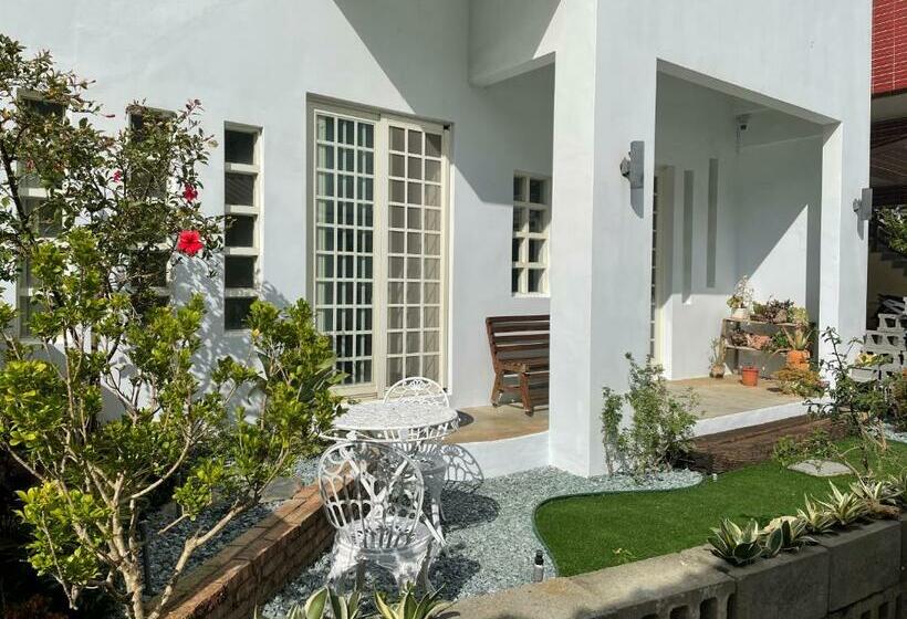 تختخواب و صبحانه 白砂灣藍海之丘blue Ocean Hill