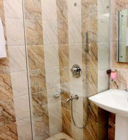 Hotel Golden Sunrise Inn